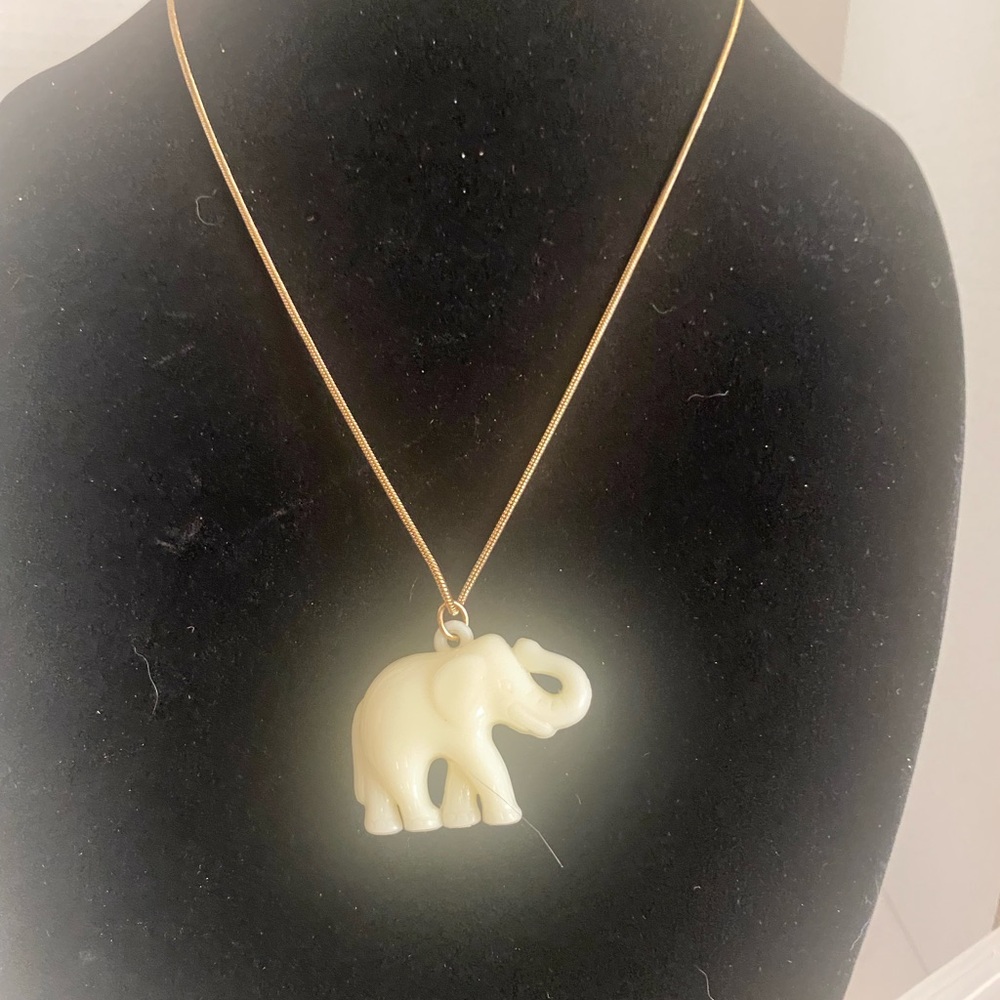 💍💎 SALE Ivory Elephant Pendant Necklace
